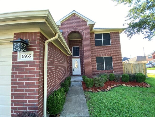 Building Photo - 6935 Bear Oaks Dr
