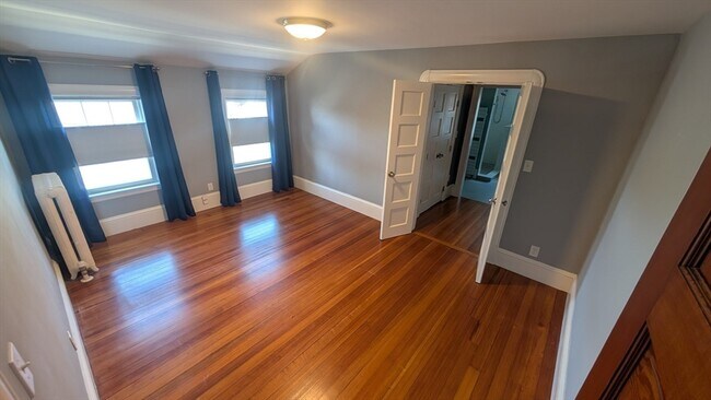 Building Photo - 133 Elmwood Rd