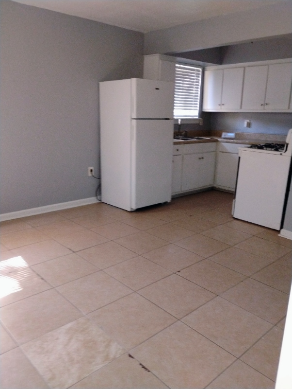 Building Photo - 8630 Corlett Dr