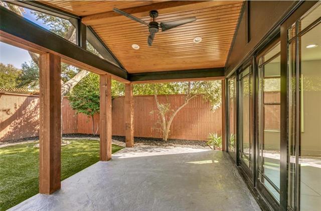 Building Photo - 9611 Fallbrook Dr