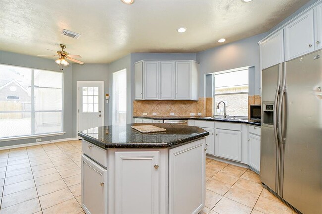 Building Photo - 12823 Dadebrook Ct
