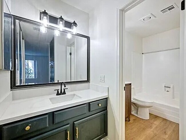 Building Photo - Allure Condo in Serra Mesa 2 Bedroom