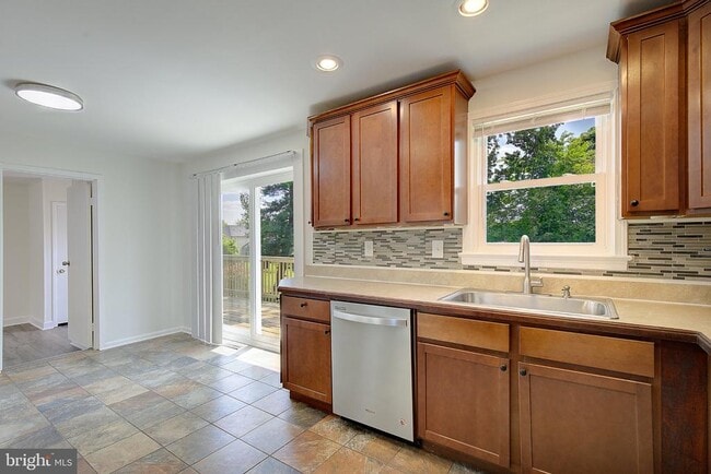 Building Photo - 6417 Kaine Dr