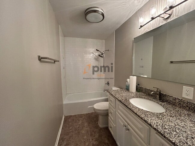 Building Photo - 758 Hope St