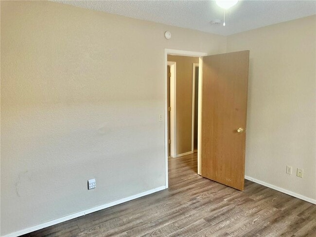 Building Photo - 1909 Cypress Pl