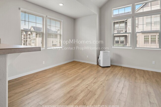 Building Photo - Charming One-Bedroom Condo in the Heart of Bull Mountain - Pool & Gym Access Included!