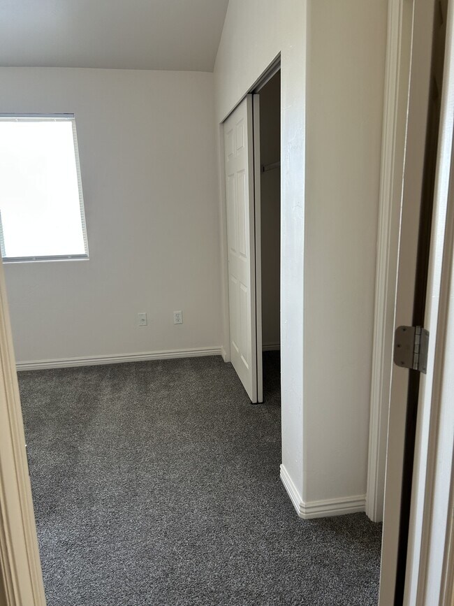 Building Photo - 2107 W 2180 N