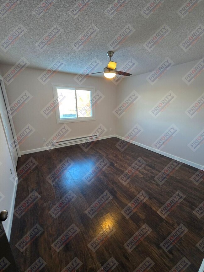 Building Photo - Single family home with a garage