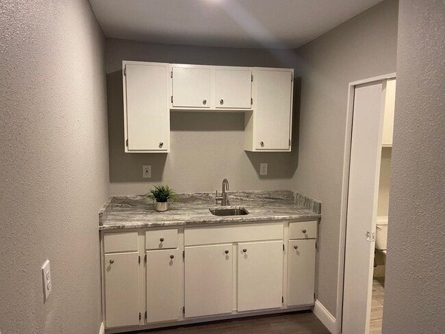 Building Photo - 2006 W Northgate Dr