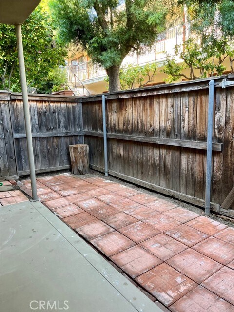 Building Photo - 504 S Euclid Ave