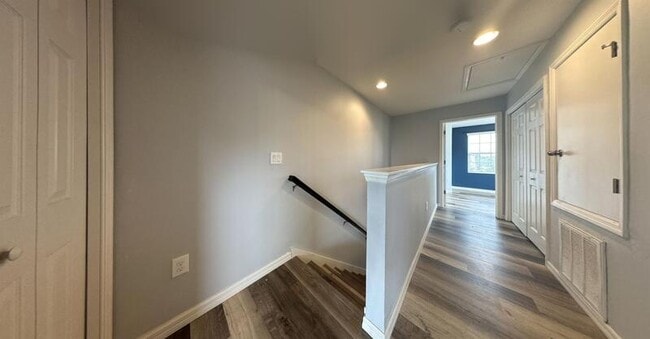 Building Photo - 7031 White Treetop Pl