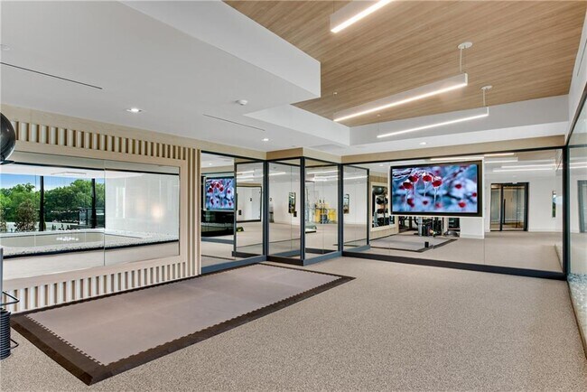 Building Photo - 2425 Peachtree Rd