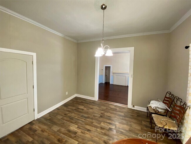 Building Photo - 630 Armfield St
