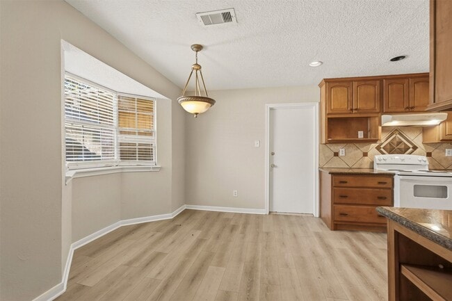 Building Photo - 810 Sunnybrook Ln