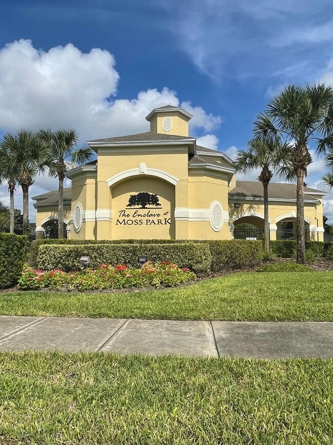 Building Photo - 5 bed / 2.5 bath Lake Nona Townhome!