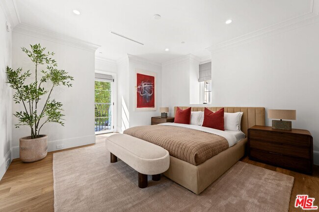 Building Photo - 616 N Alpine Dr