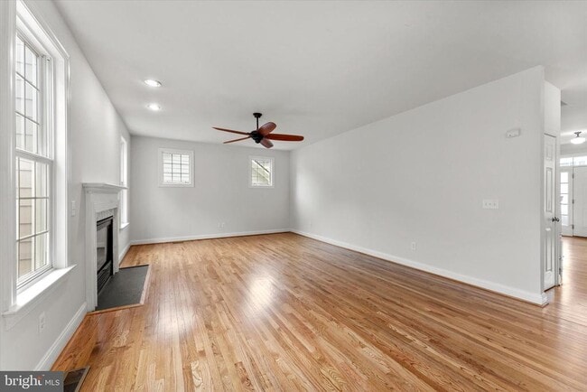 Building Photo - 116 Desales Dr