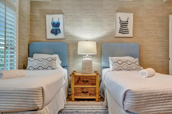 Building Photo - 6406 Gulf Dr