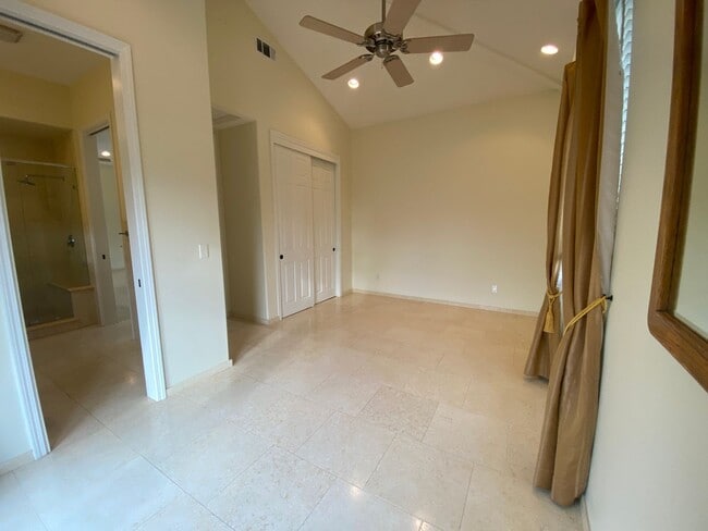 Building Photo - Beautiful 1 BD / 1 BA Granny Unit in Count...
