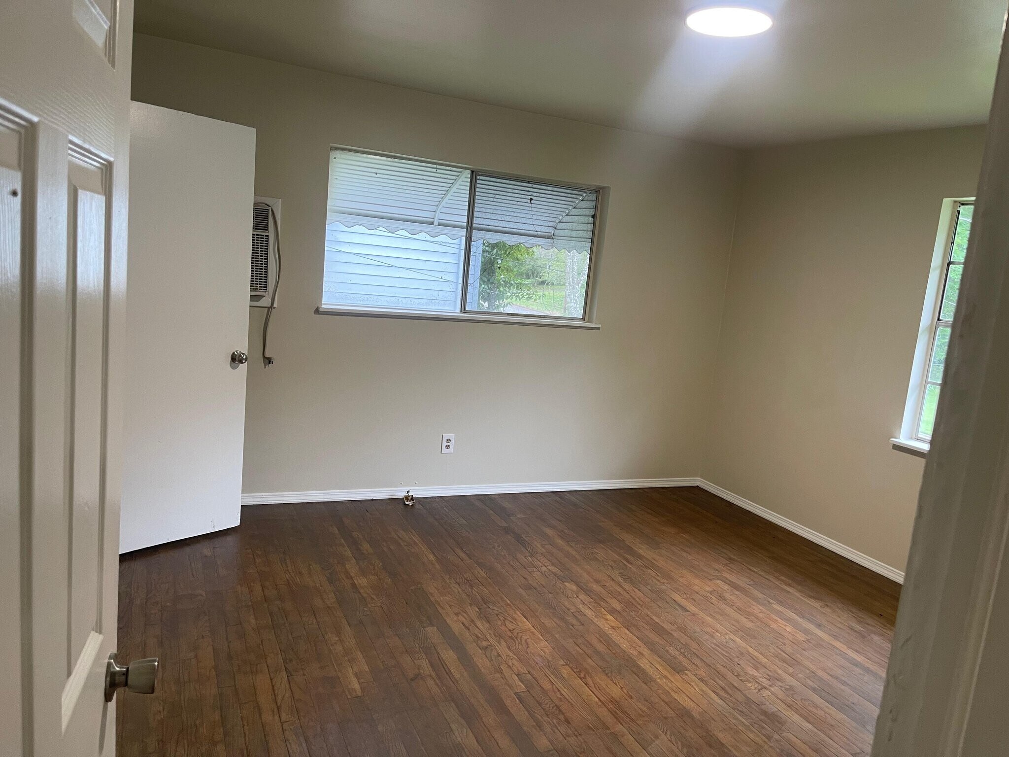 Building Photo - 3642 Marlborough Dr