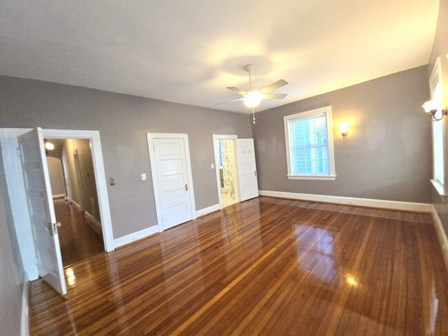 Building Photo - 800 Graydon Ave