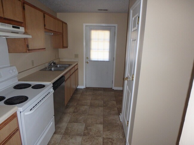 Building Photo - 704 Patton Cir