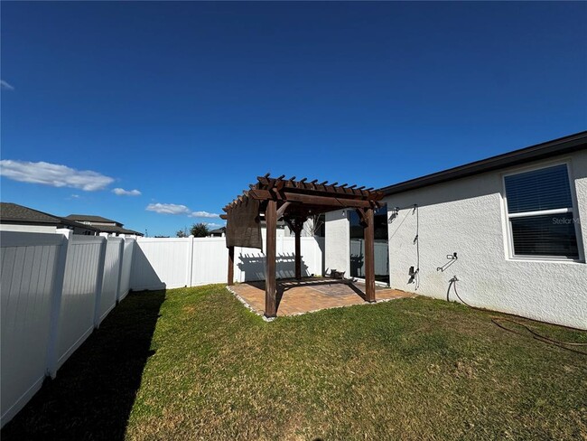 Building Photo - 3868 Brant Pl