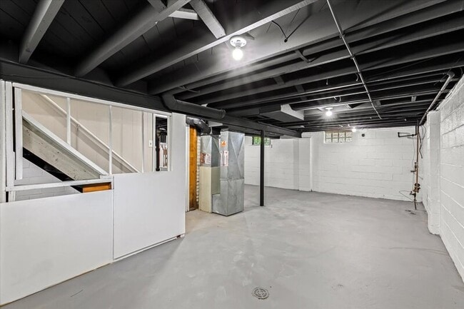 Building Photo - 20481 Delaware Ave