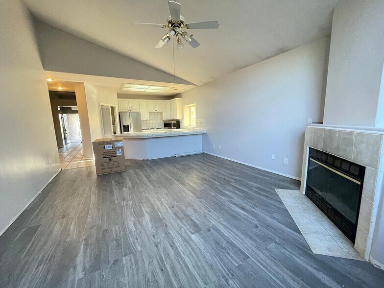 Building Photo - 12216 Kingfisher Ave
