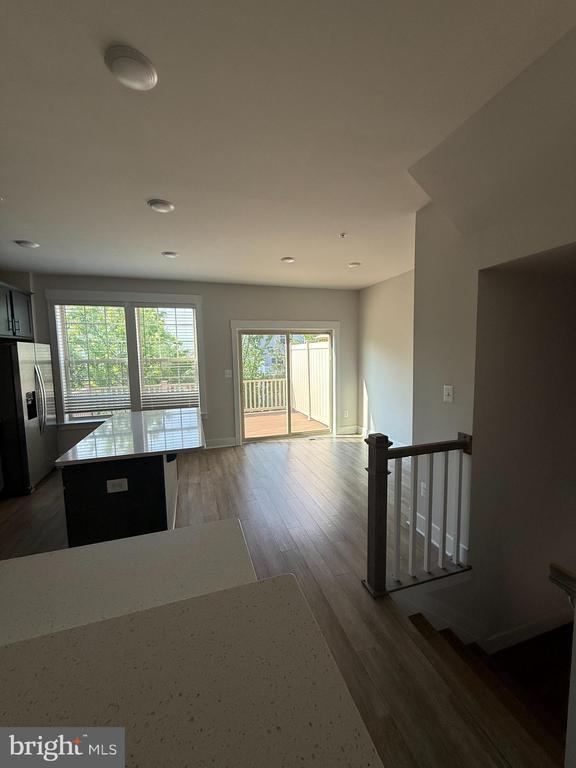 Building Photo - 212 Pomegranate Ln