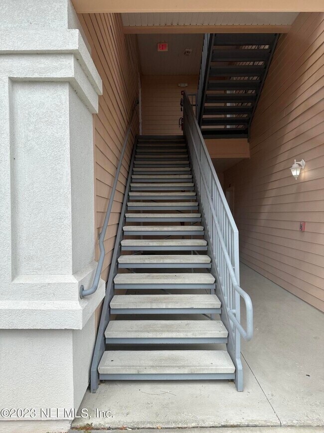 Building Photo - 4908 Key Lime Dr