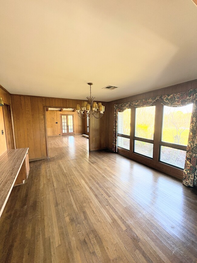 Building Photo - 189 Pinmar Ln