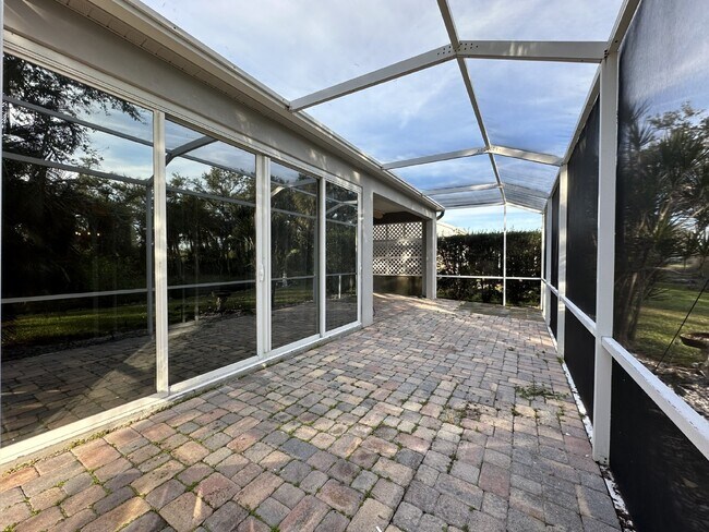 Building Photo - Your Dream Golf Lifestyle Awaits in Fairwa...