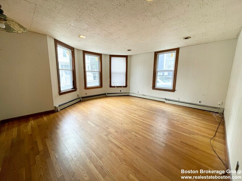 Building Photo - 5 Oswald St