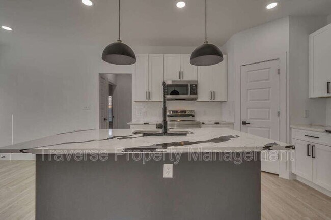 Building Photo - 3707 Penelope St