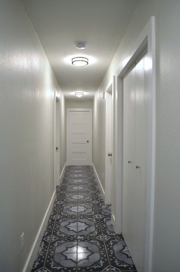 Building Photo - 6400 Santos St