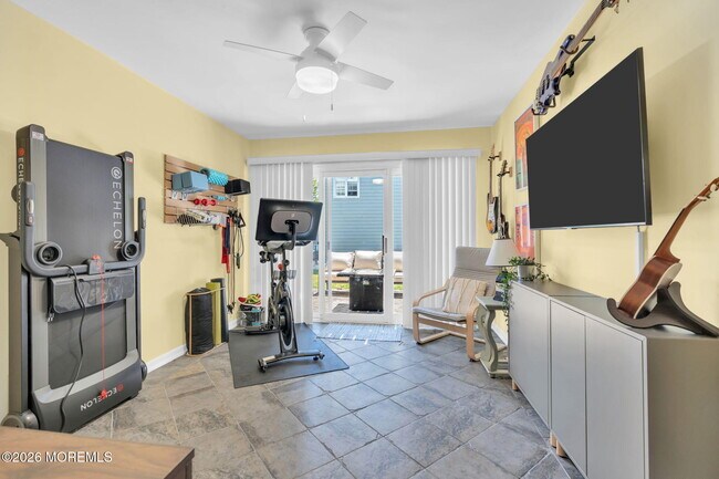 Building Photo - 110 Sea spray Ln