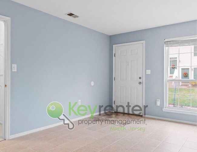 Building Photo - Ground-Floor 2BR/2BA in Desirable Franklin Crossing – Mahwah