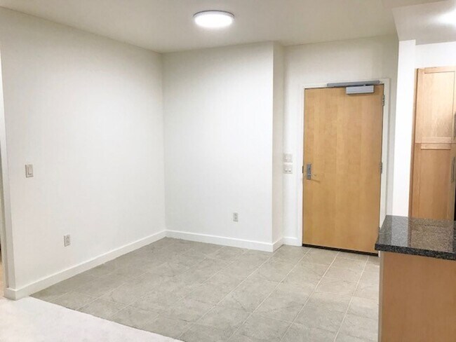 Building Photo - $3,100- 2 BR/1 Bath/1 Parking - Partly Furnished 10th Floor Keola La'i unit in Kaka'ako