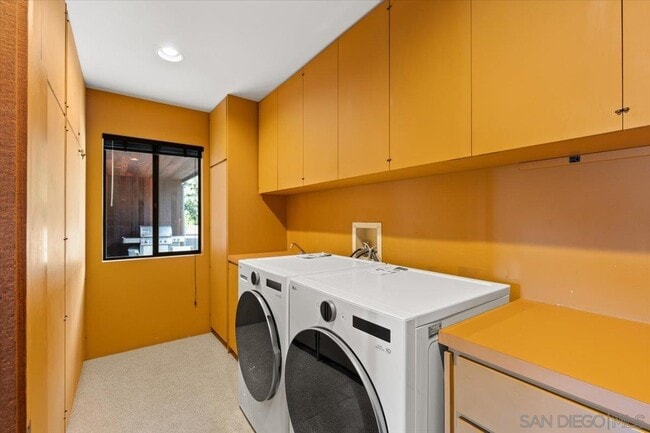 Building Photo - 8496 Westway Dr
