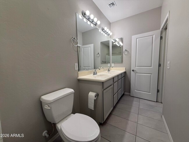 Building Photo - 2661 S Sulley Dr