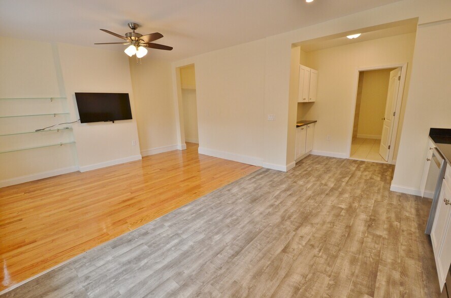 Building Photo - 33 Brookline St