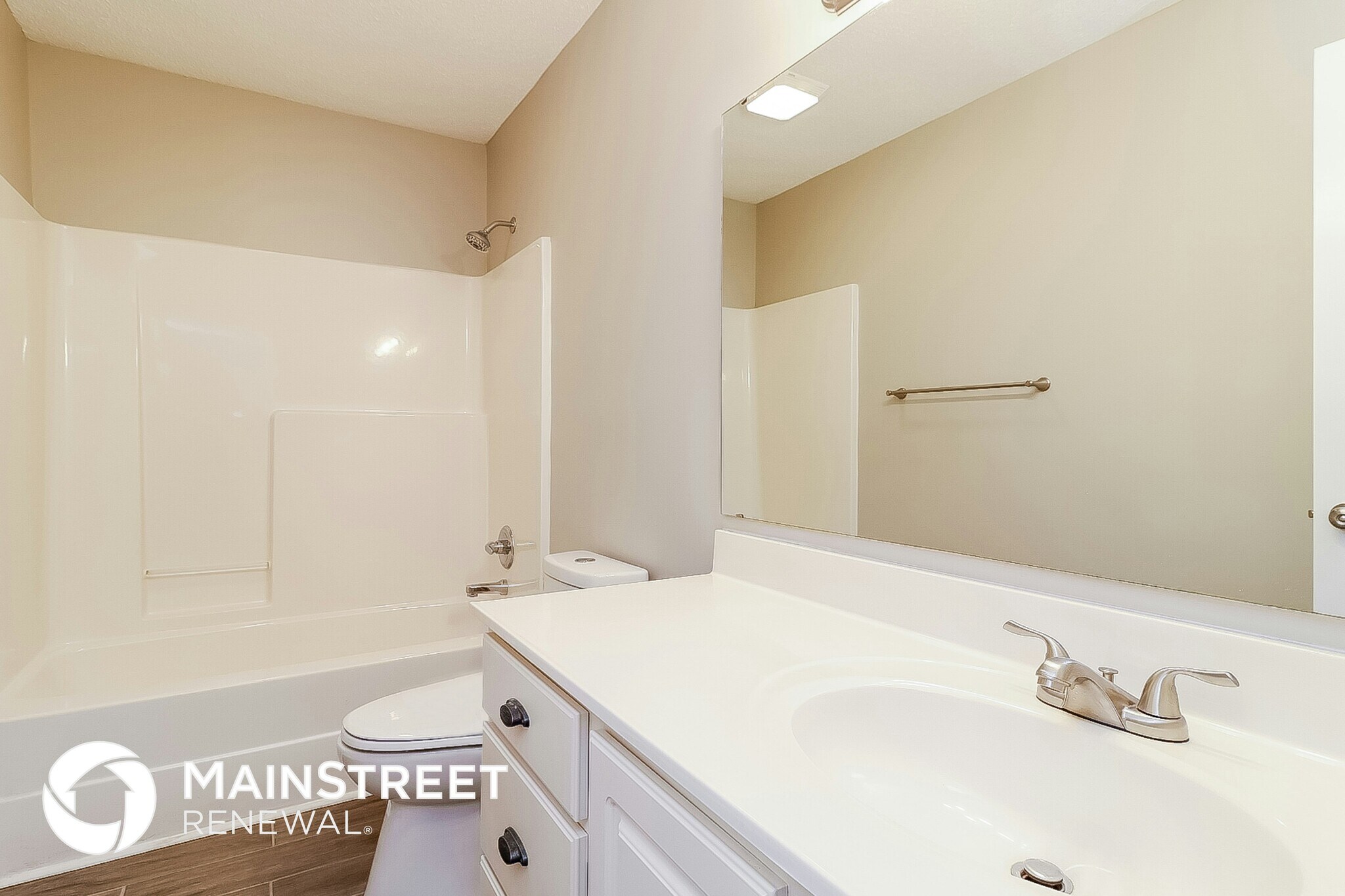 Building Photo - 3613 Cove Dr