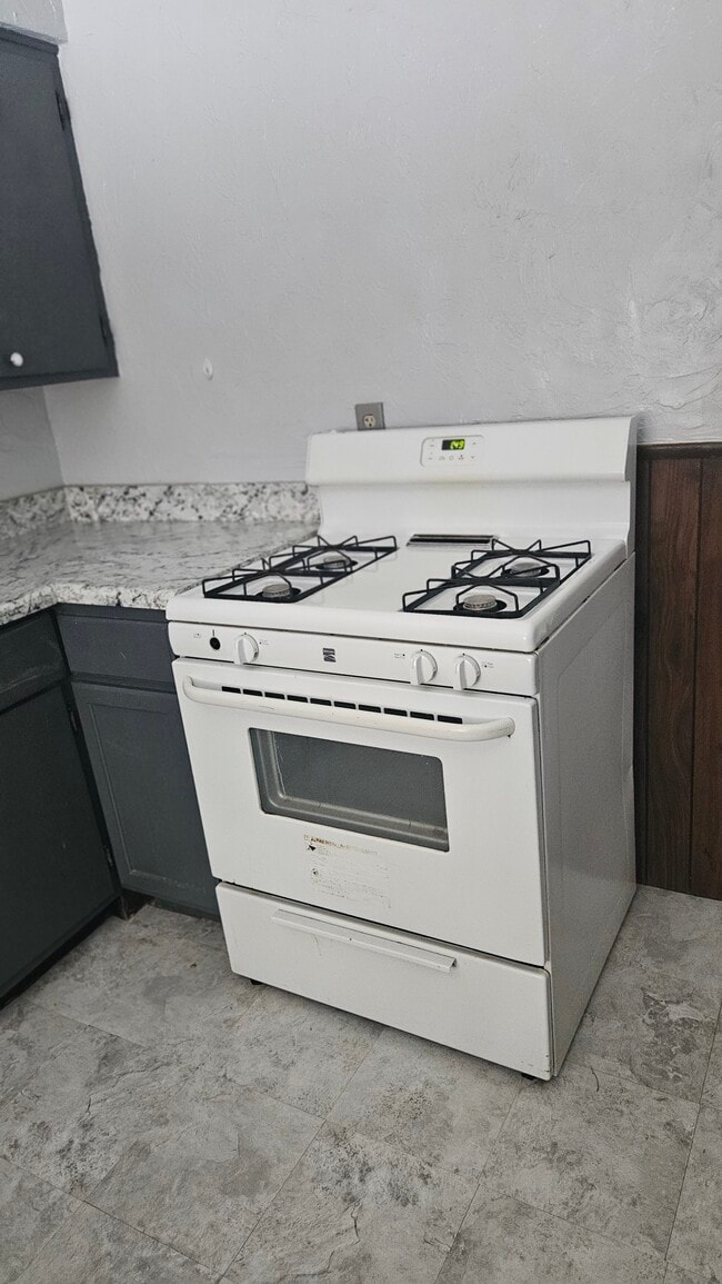 Building Photo - 209 Dalepark Dr