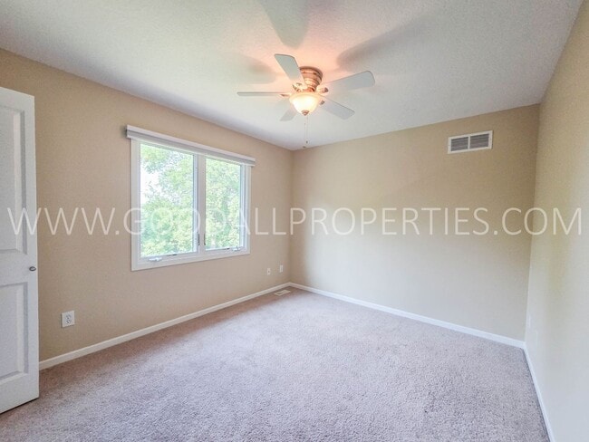 Building Photo - 14405 Clearview Ln