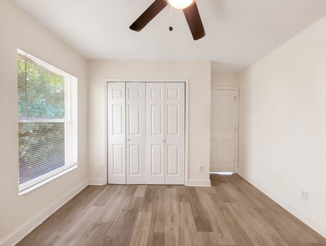 Building Photo - Annual rental offering privacy and space on 1.14 acres in Naples!