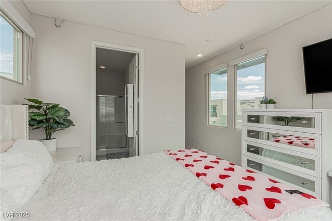 Building Photo - 11297 Gravitation Dr