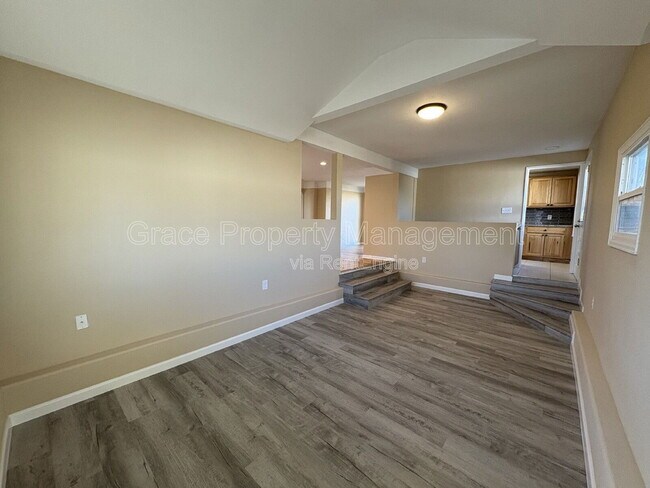 Building Photo - 4925 Clay St