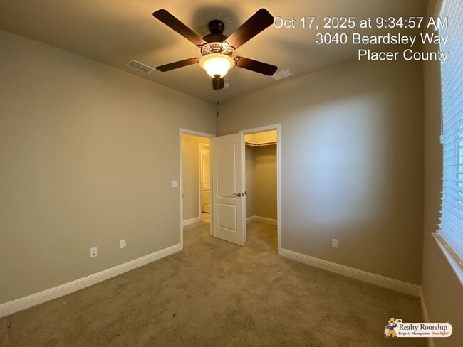 Building Photo - Pristinely Maintained Roseville Home with ...