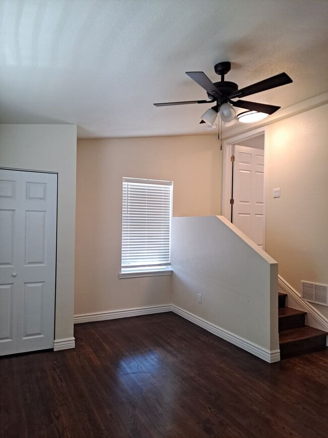 Building Photo - ALL PROSPECTIVE TENANTS MUST SUBMIT A $58 ...